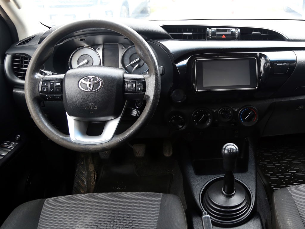 Toyota Hilux Pickup 4p 4x4 2.4 año 2022