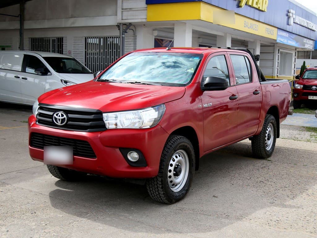 Toyota Hilux D Cab Dx 4x4 2.4 año 2022