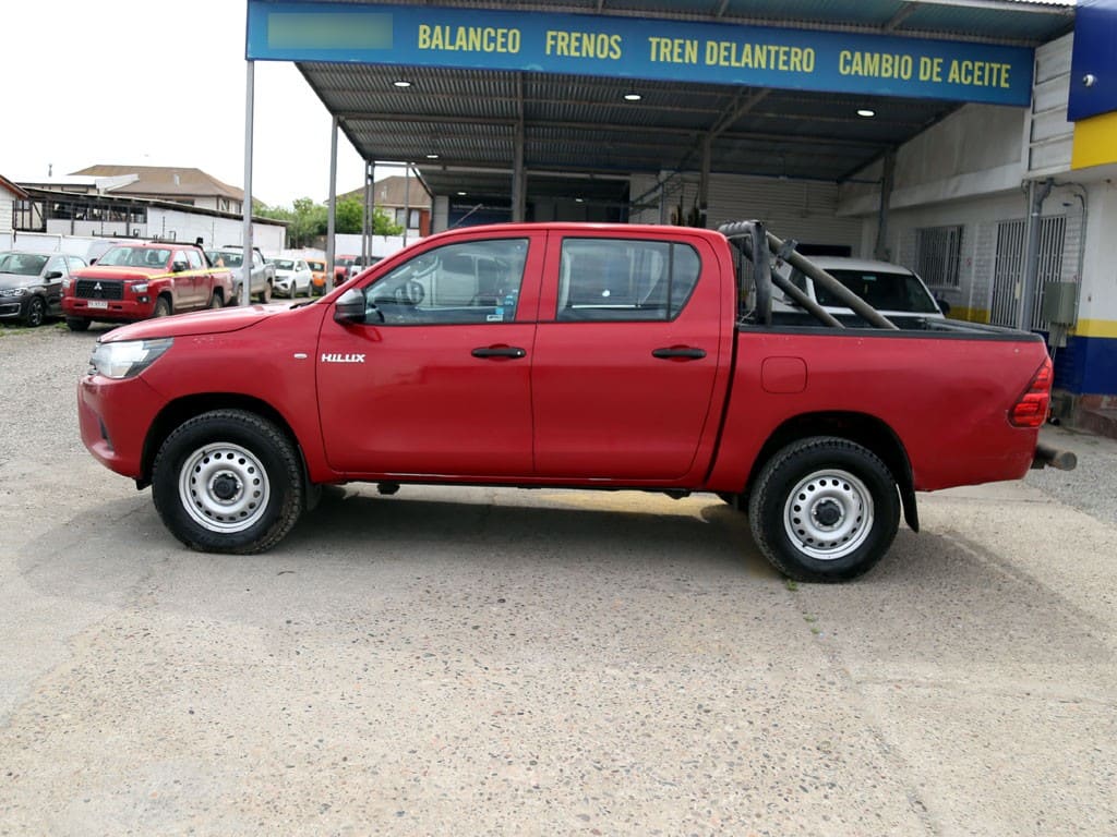 Toyota Hilux D Cab Dx 4x4 2.4 año 2022