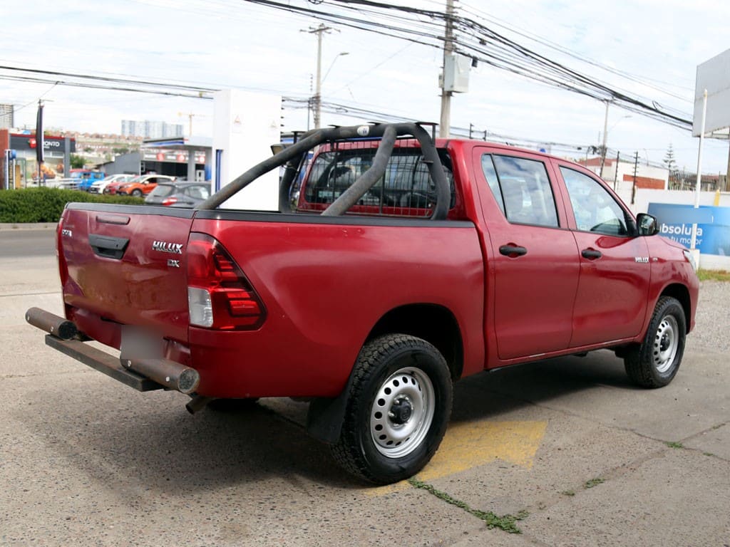 Toyota Hilux D Cab Dx 4x4 2.4 año 2022