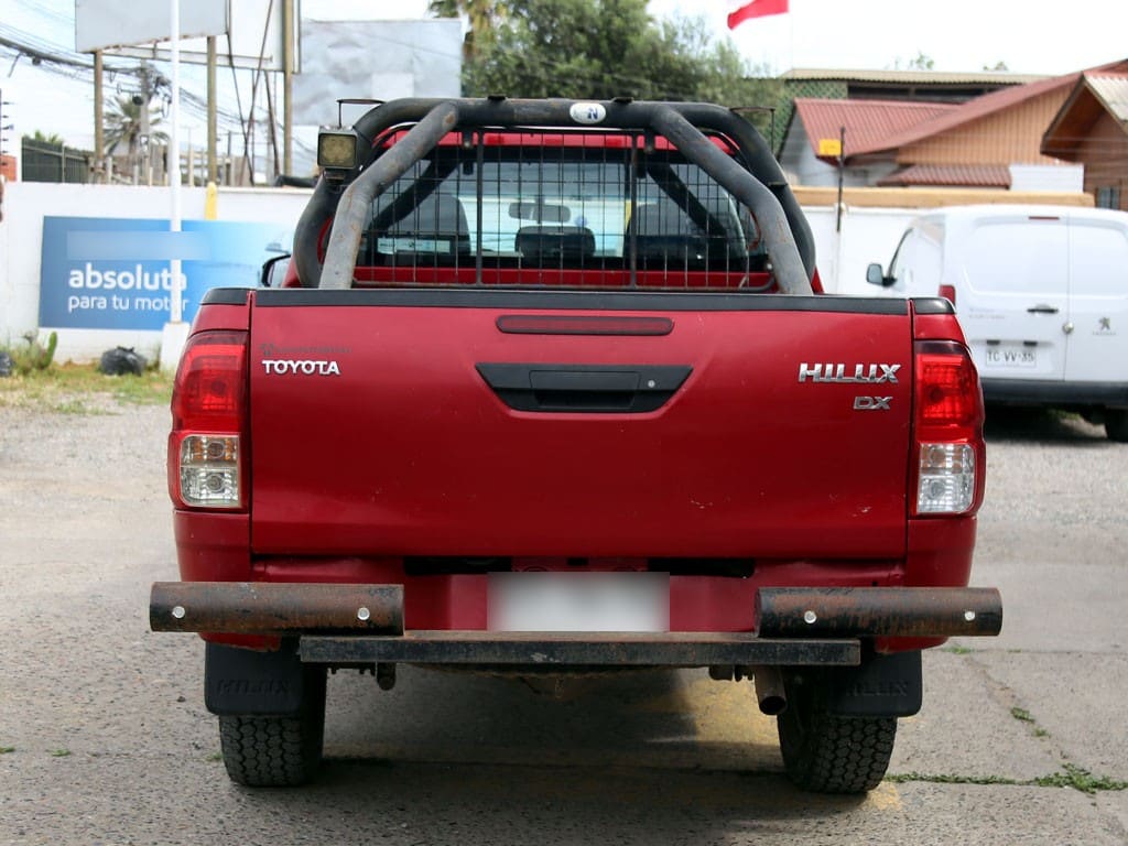 Toyota Hilux D Cab Dx 4x4 2.4 año 2022