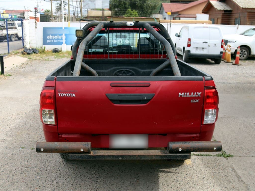 Toyota Hilux D Cab Dx 4x4 2.4 año 2022