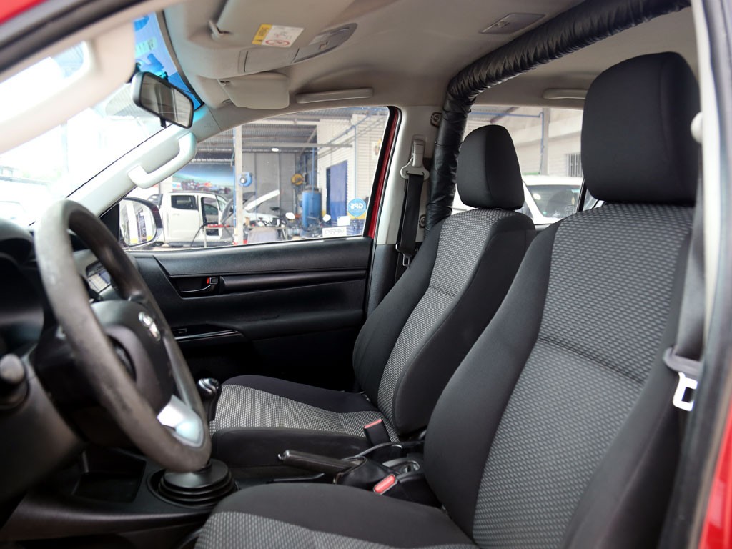 Toyota Hilux D Cab Dx 4x4 2.4 año 2022