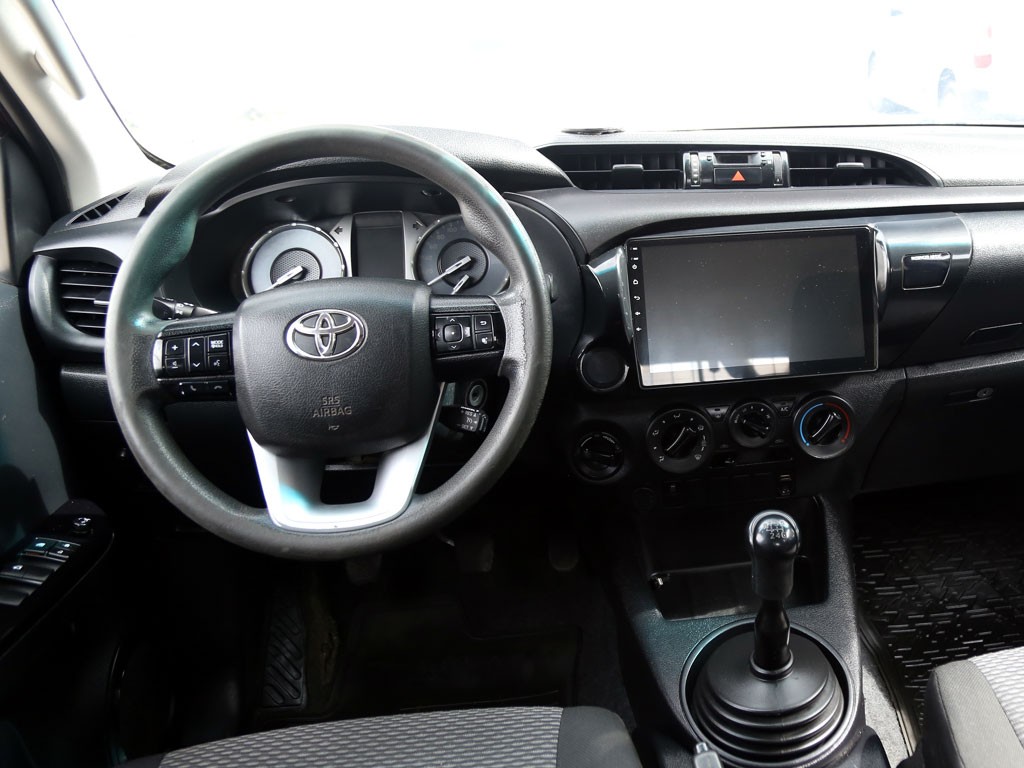 Toyota Hilux D Cab Dx 4x4 2.4 año 2022