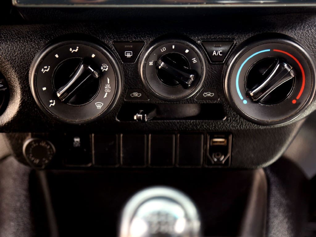 Toyota Hilux D Cab Dx 4x4 2.4 año 2022