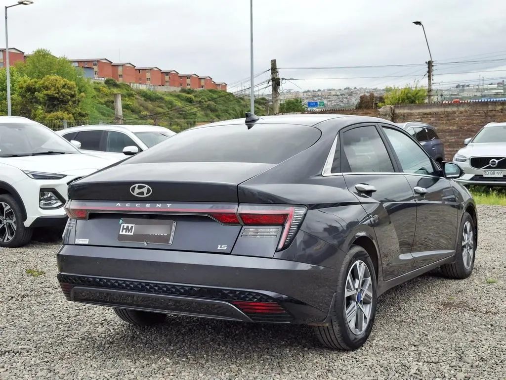 Hyundai Accent Bn7i Mpi Cvt 1.5 At Design año 2025