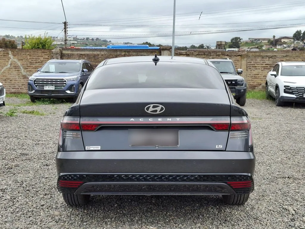 Hyundai Accent Bn7i Mpi Cvt 1.5 At Design año 2025