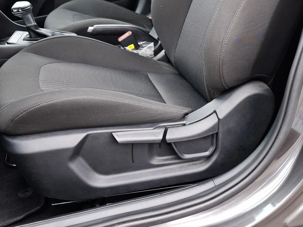 Hyundai Accent Bn7i Mpi Cvt 1.5 At Design año 2025