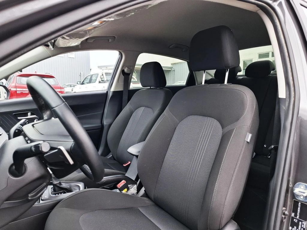Hyundai Accent Bn7i Mpi Cvt 1.5 At Design año 2025