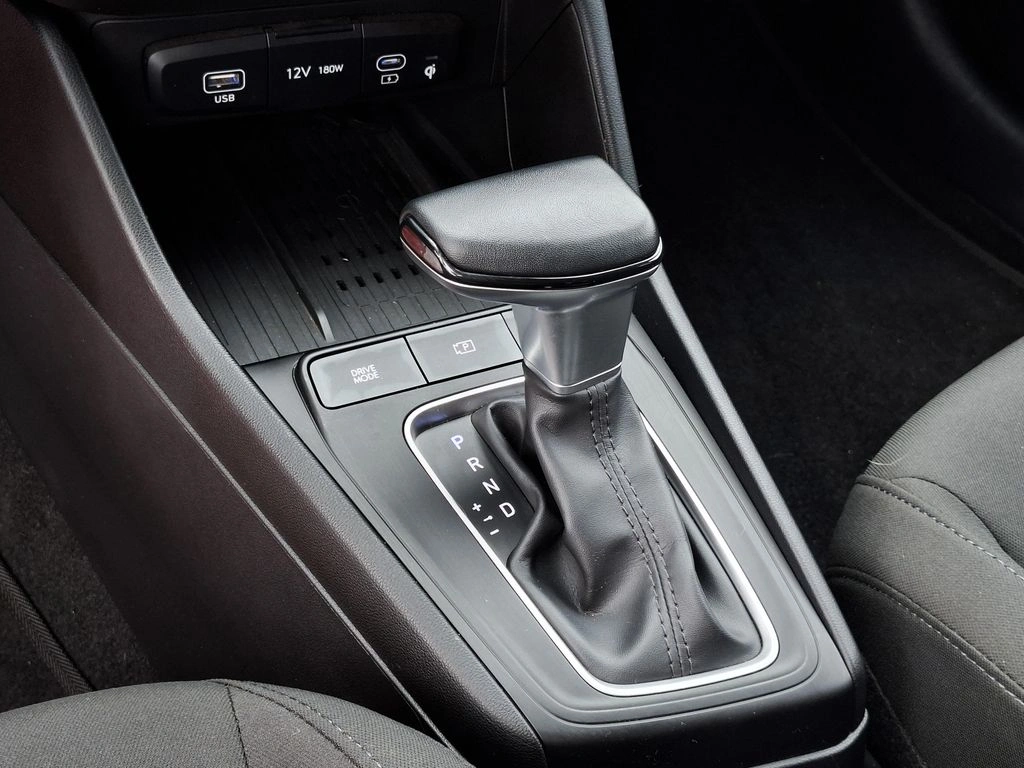 Hyundai Accent Bn7i Mpi Cvt 1.5 At Design año 2025