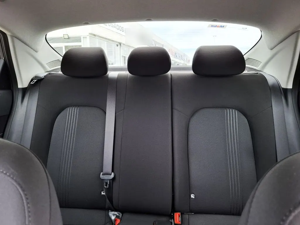 Hyundai Accent Bn7i Mpi Cvt 1.5 At Design año 2025