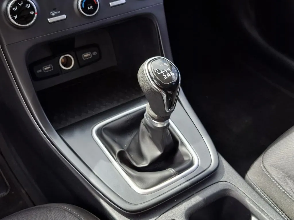 Hyundai Creta 1.5 Su2i Plus Mt año 2024
