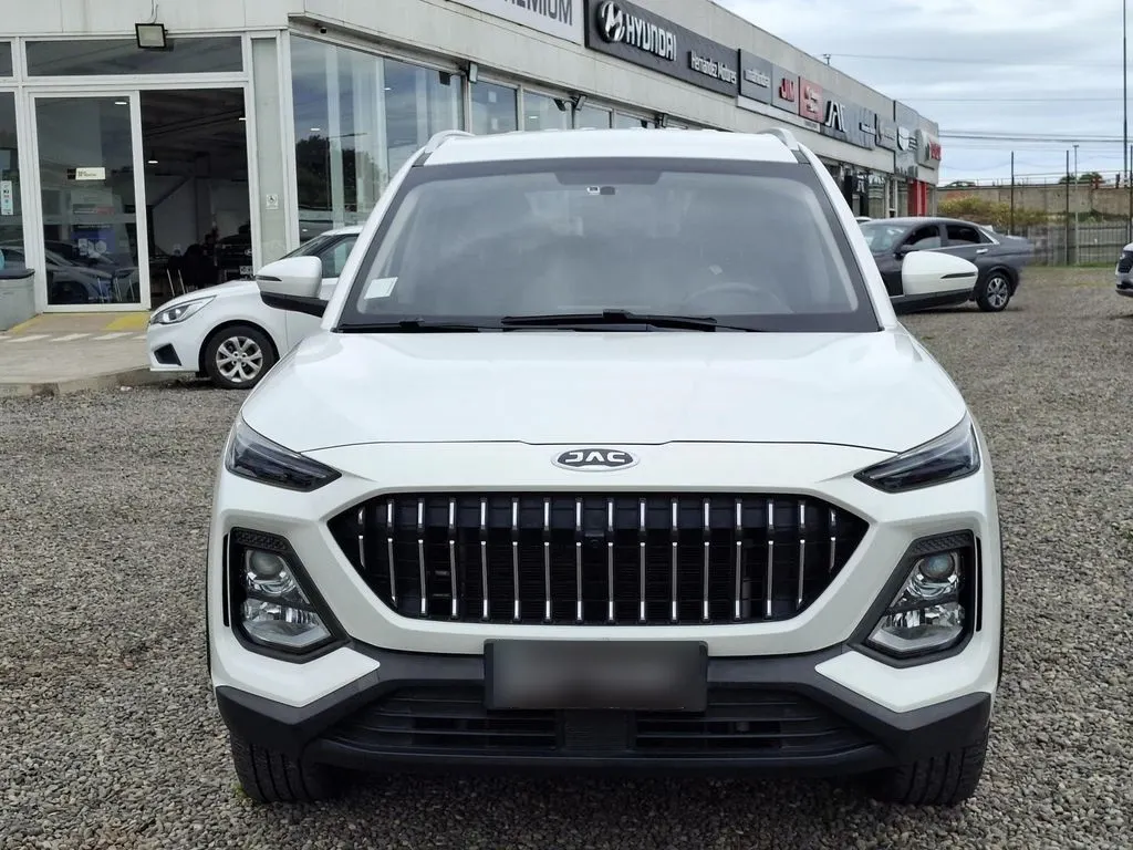 JAC Js8 Luxury 1.5 año 2023