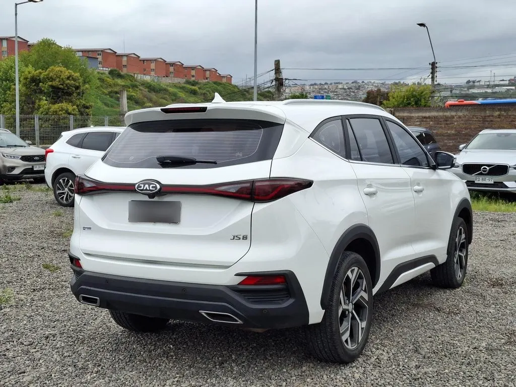 JAC Js8 Luxury 1.5 año 2023