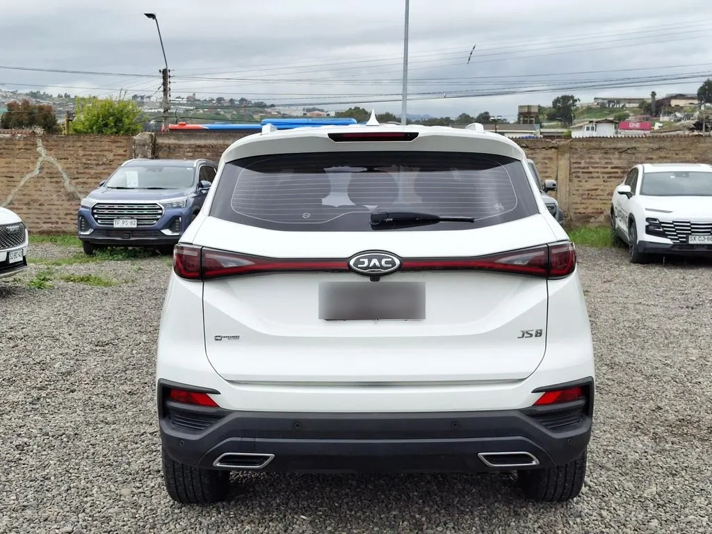 JAC Js8 Luxury 1.5 año 2023