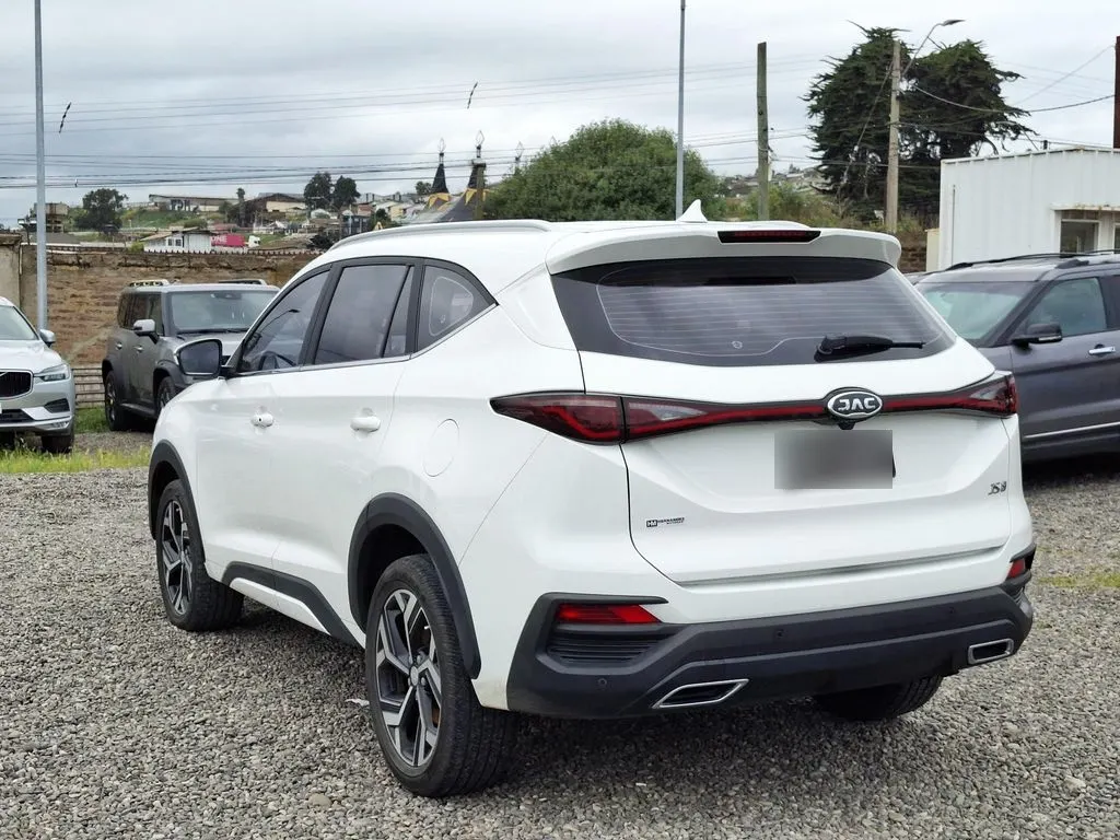 JAC Js8 Luxury 1.5 año 2023