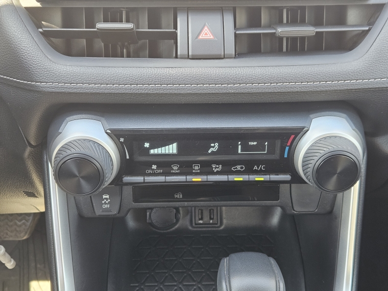 Toyota Rav4 2.0 Le At año 2024