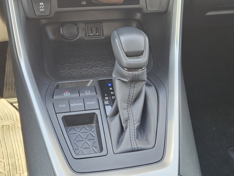 Toyota Rav4 2.0 Le At año 2024