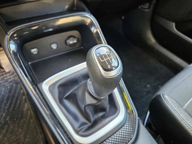 Kia Sonet Sonet Ex 4x2 Mt 1.5 año 2025