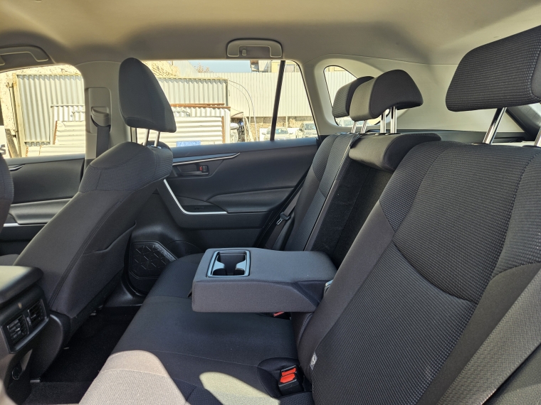 Toyota Rav4 2.0 Le At año 2024
