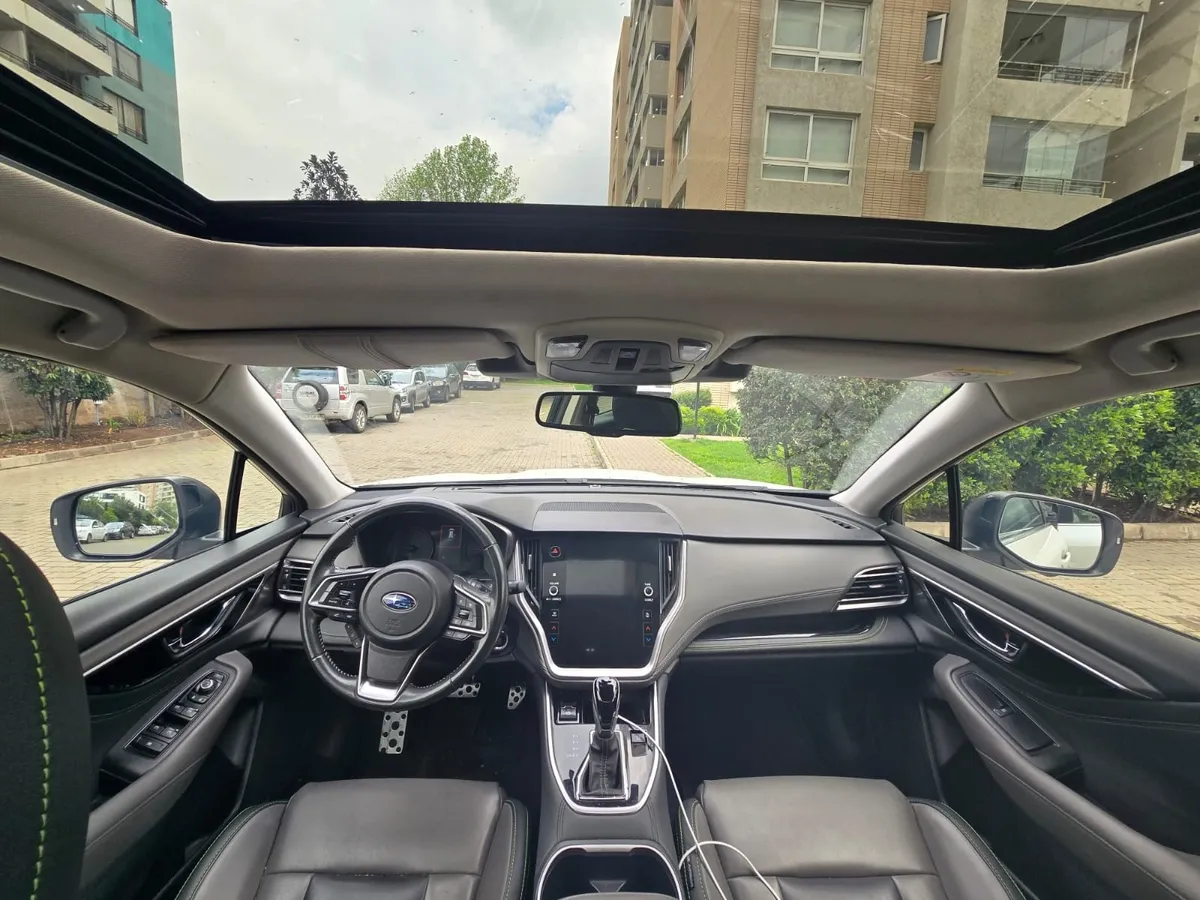 SUBARU OUTBACK  año 2023