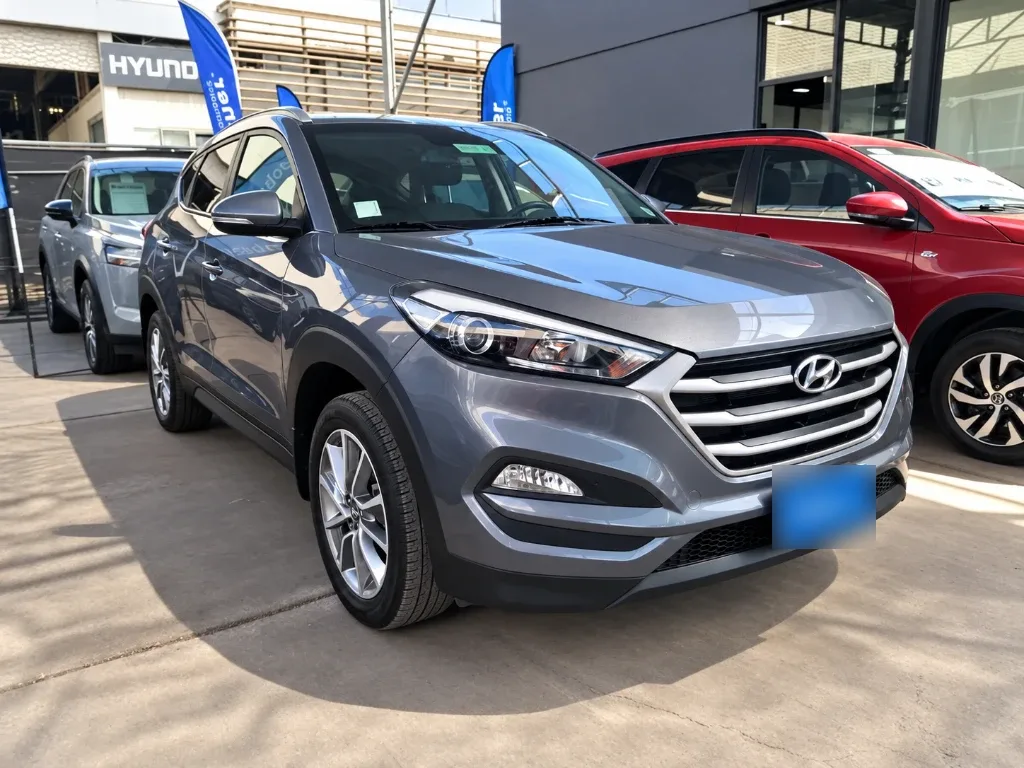 Hyundai Tucson 2.0 Gl Advance 4x2 Nav Mt 5p año 2018