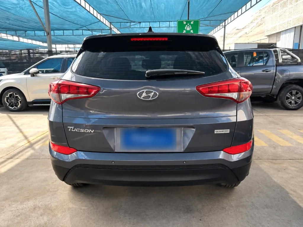 Hyundai Tucson 2.0 Gl Advance 4x2 Nav Mt 5p año 2018