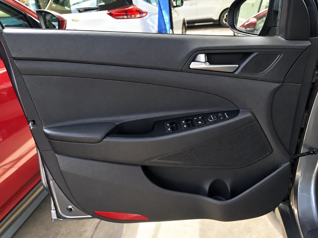 Hyundai Tucson 2.0 Gl Advance 4x2 Nav Mt 5p año 2018