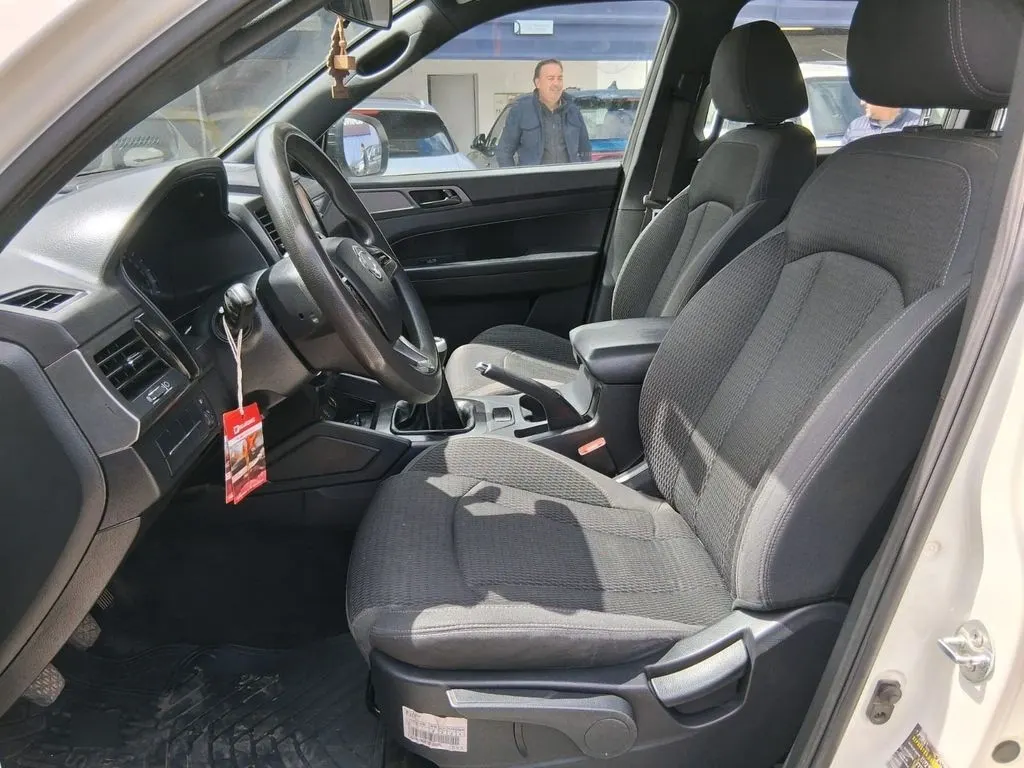 Ssangyong Grand Musso 2.2 Grand Lx Td Diesel 2wd Mt6 4p año 2022