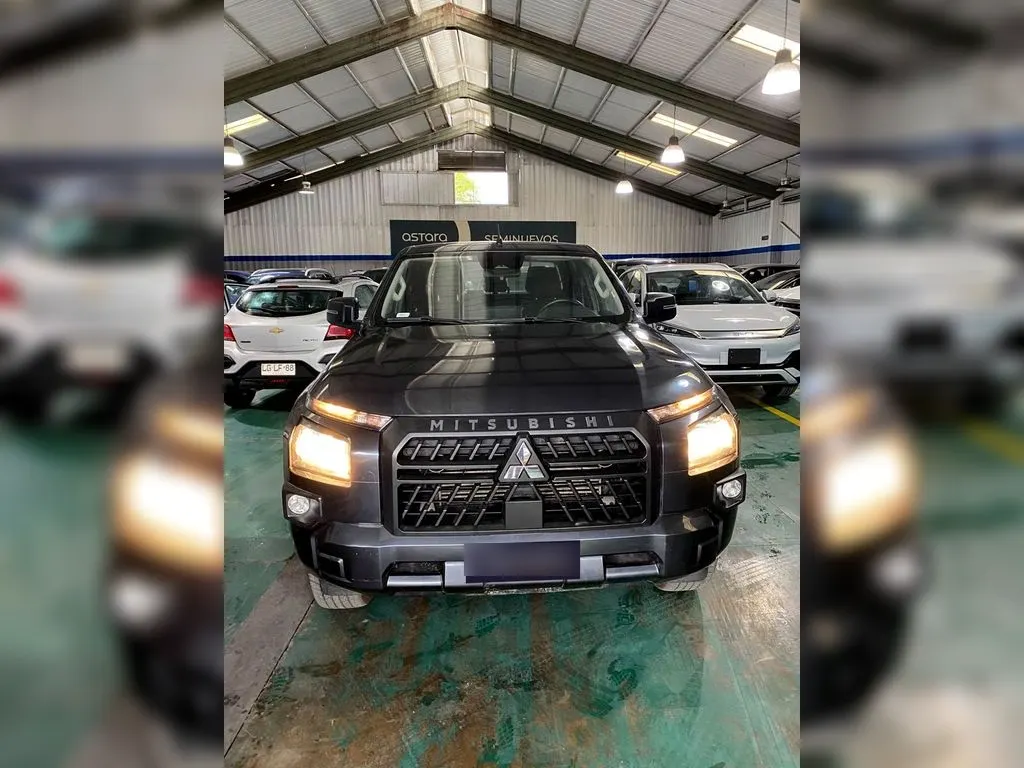 Mitsubishi L200 2.4 Katana Crt Diesel Dob. Cab. 4x4 Mt 4p año 2024