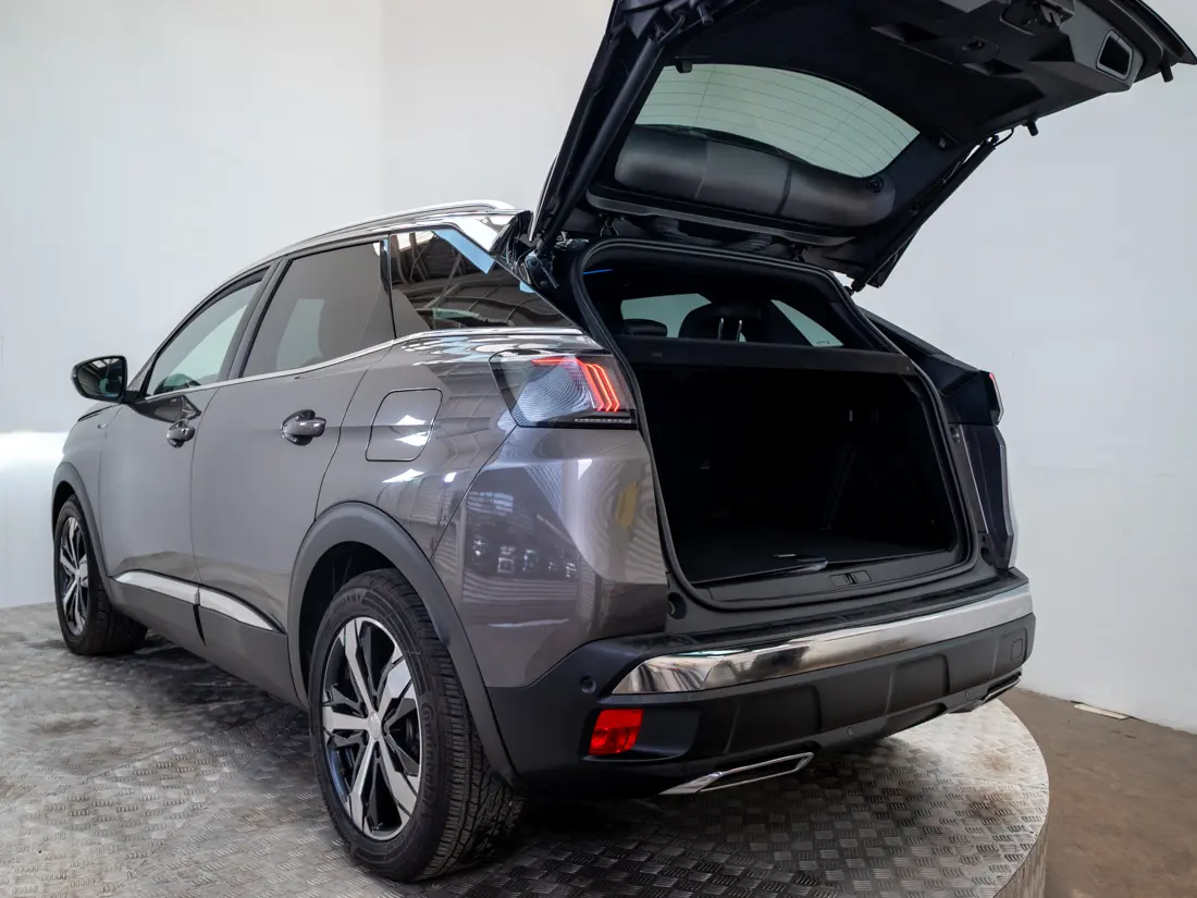 Peugeot 3008 3008 Hybrid 300 4x4 1.6 Aut año 2023