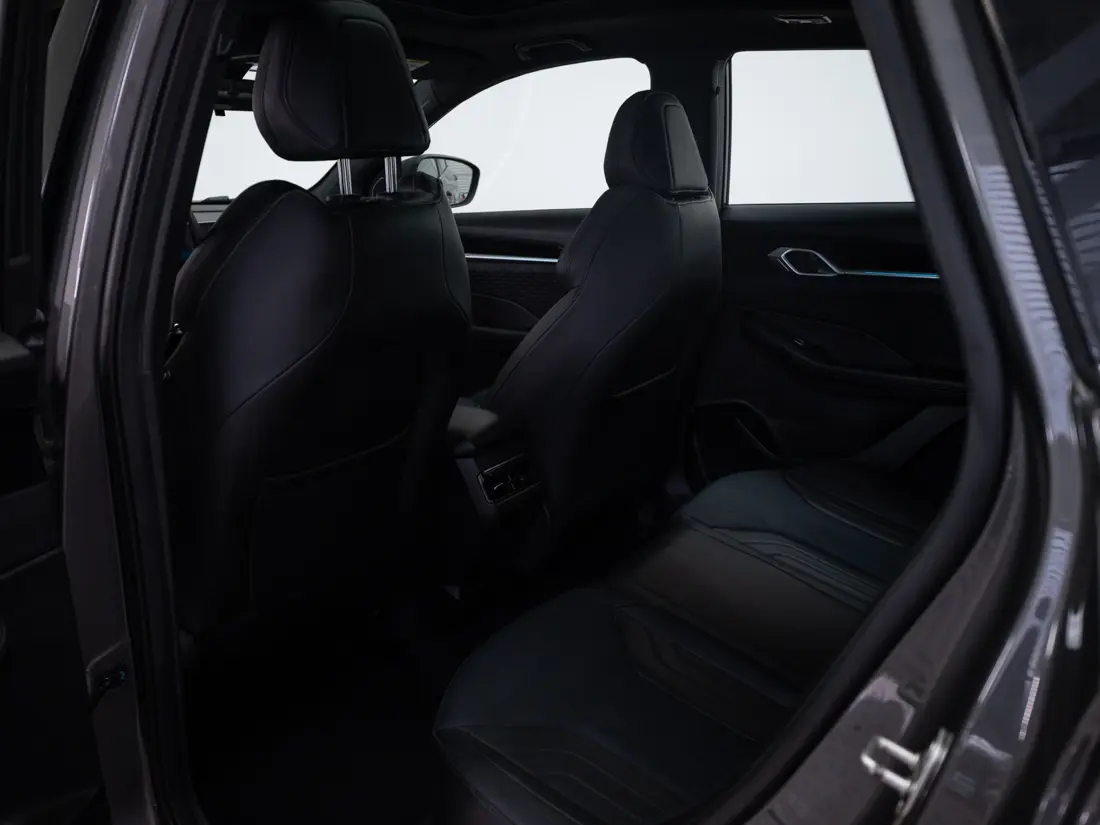 Geely Coolray 1.5 Sport 7dct At año 2025