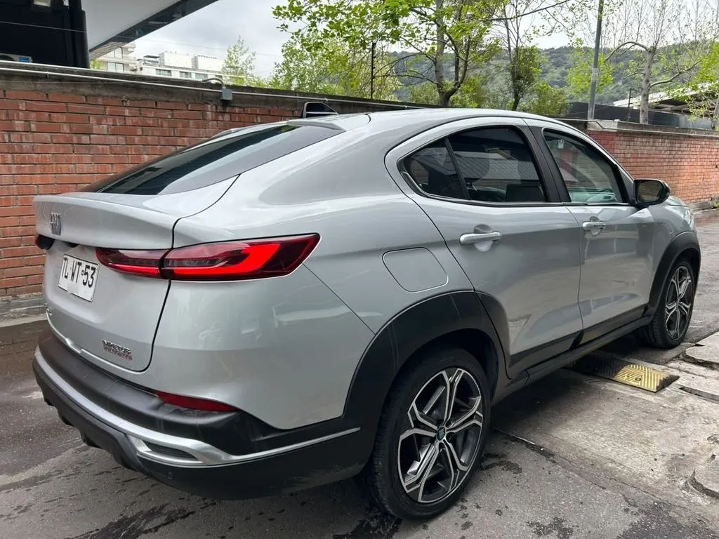 Fiat Fastback 1.0 Impetus 4x2 Cvt At 5p año 2024