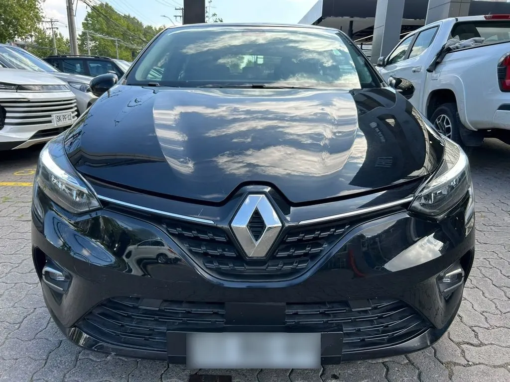 Renault Clio 1.0t Zen 4x2 Mt 5p año 2023
