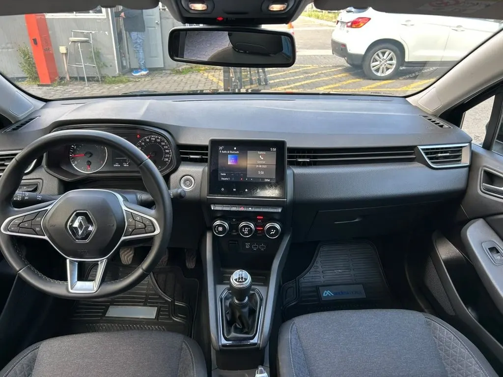 Renault Clio 1.0t Zen 4x2 Mt 5p año 2023
