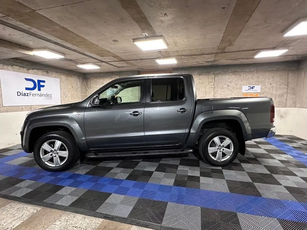 Volkswagen Amarok 2.0 Trendline 4motion Diesel Dob. Cab. 4wd At 4p año 2021