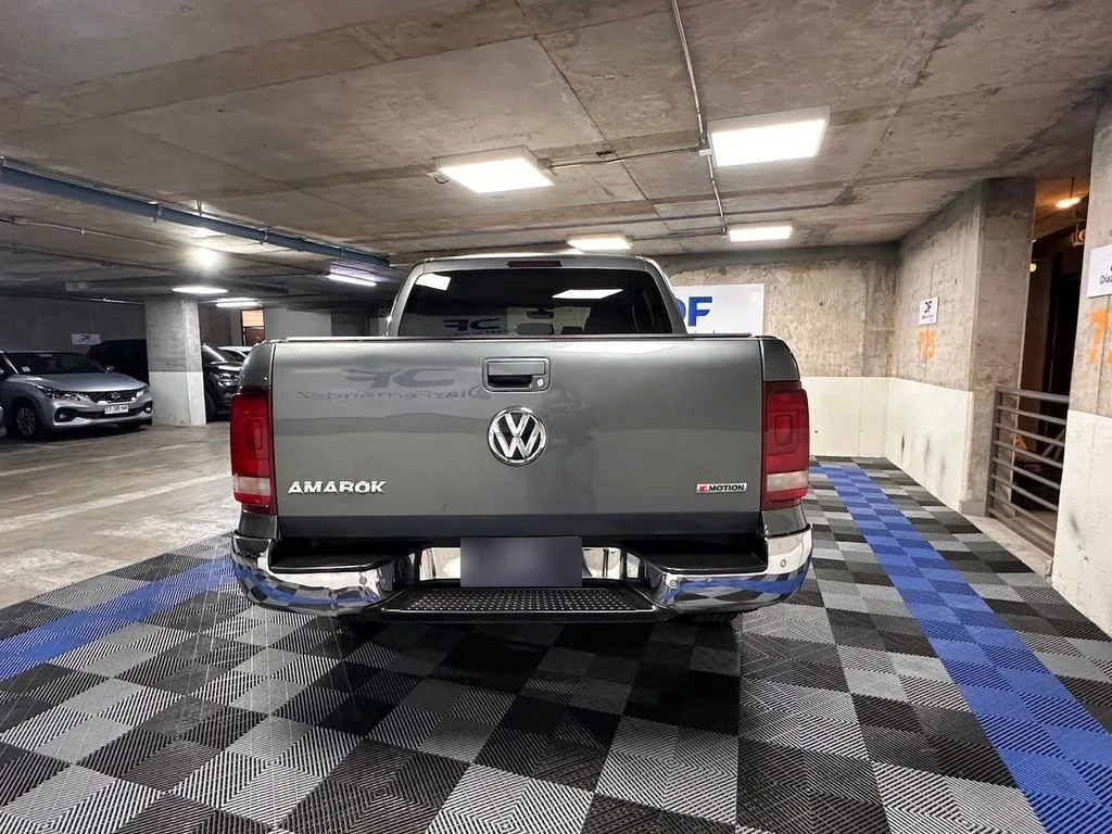 Volkswagen Amarok 2.0 Trendline 4motion Diesel Dob. Cab. 4wd At 4p año 2021