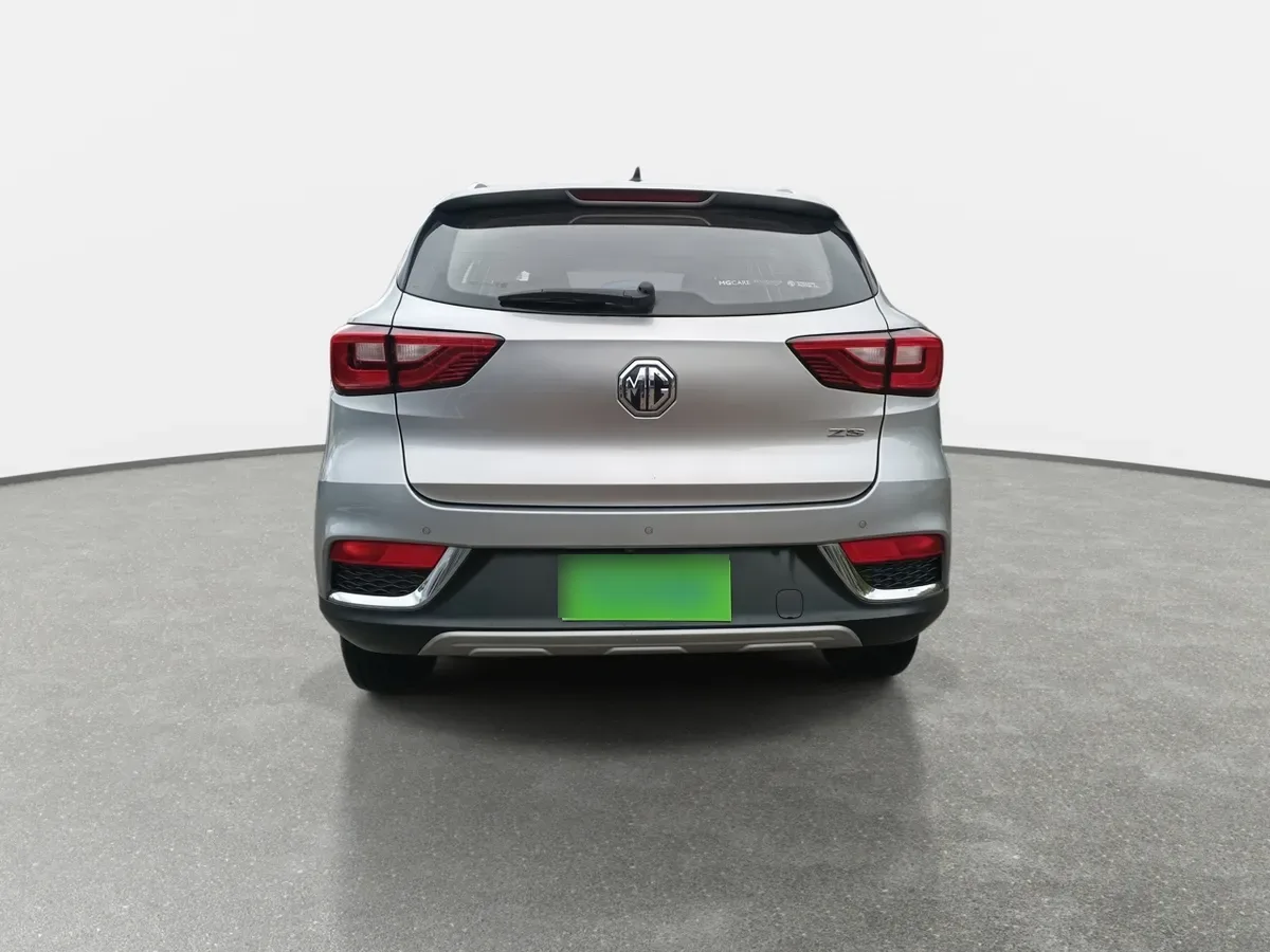 MG Mg Zs 1.5 Std Plus 2wd Mt 5p año 2025