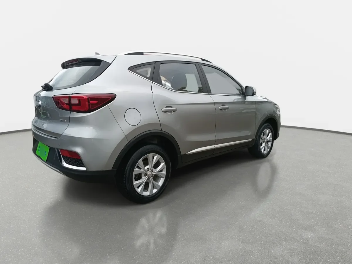 MG Mg Zs 1.5 Std Plus 2wd Mt 5p año 2025