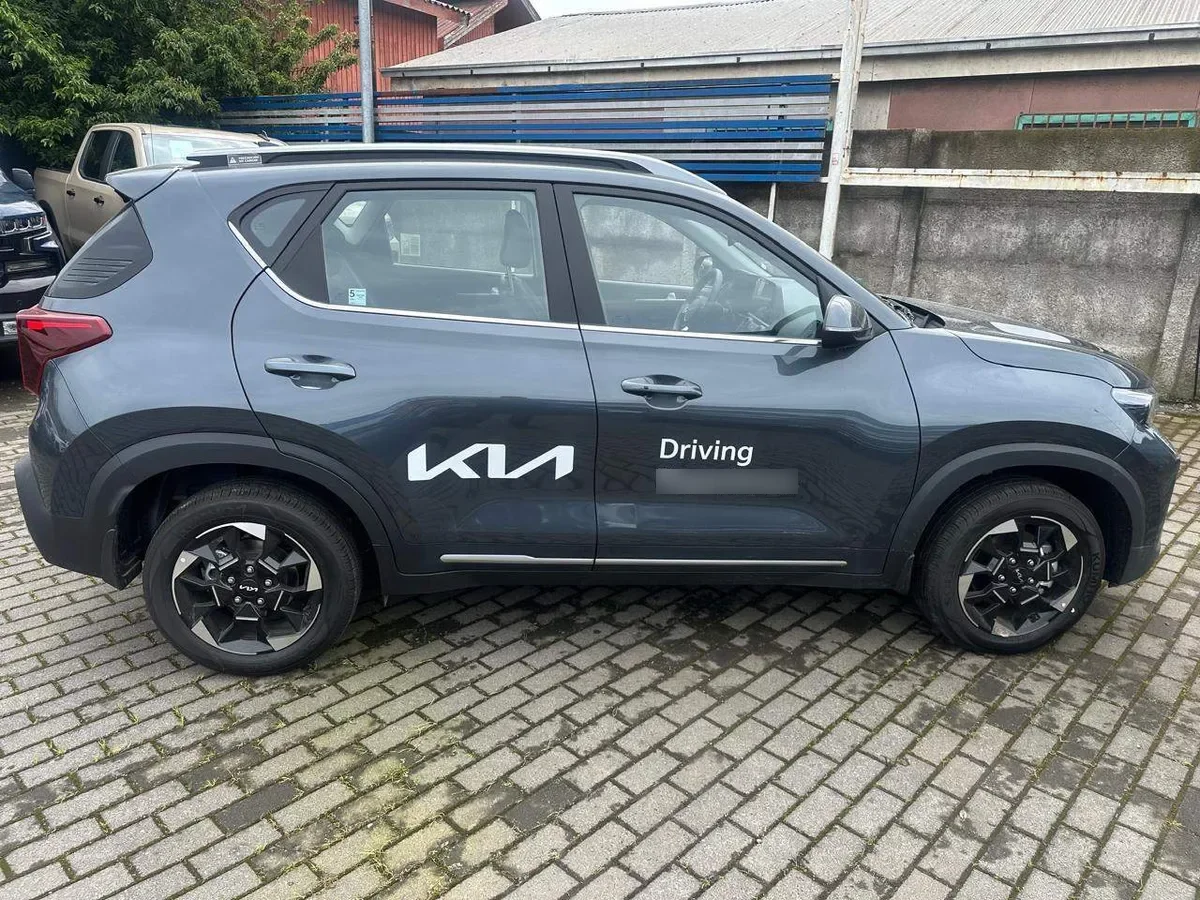 Kia Sonet 1.5 Ex 4x2 Ivt At 5p año 2026