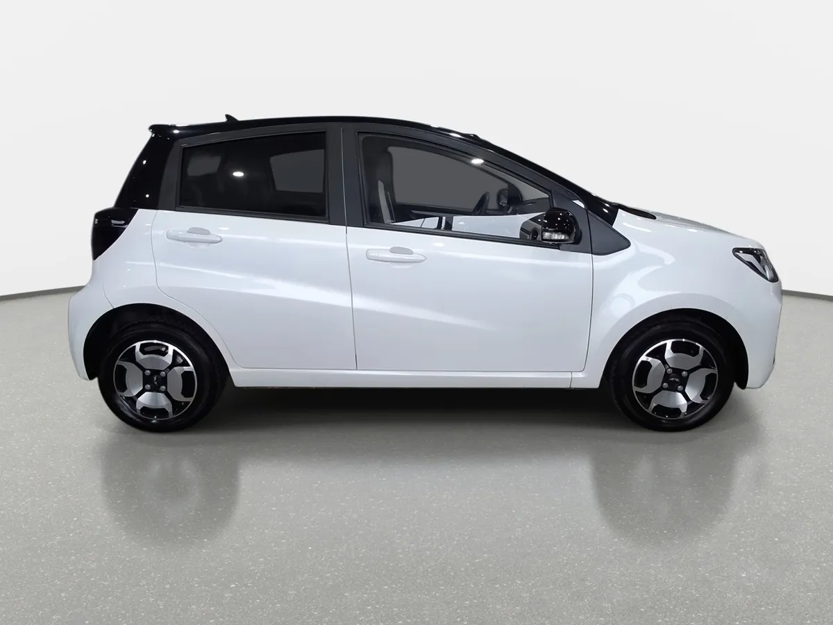 JAC E-Js1 Electrico Luxury 4x2 At 5p año 2025