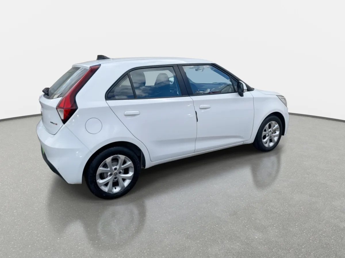 MG Mg 3 1.5 Std 4x2 Hb At 5p año 2022