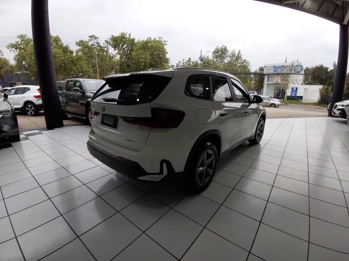 BMW X1 1.5t 18i Dynamic S-Drive 4x2 At 5p año 2025