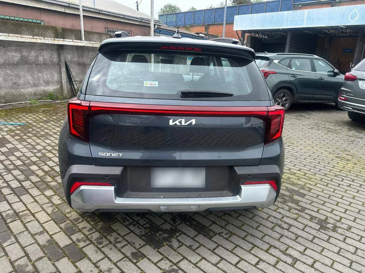 Kia Sonet 1.5 Ex 4x2 Ivt At 5p año 2026
