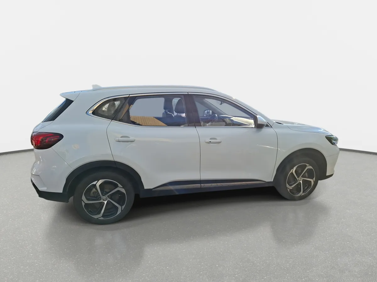 MG Hs 1.5t Dlx 2wd Dct At 5p año 2026