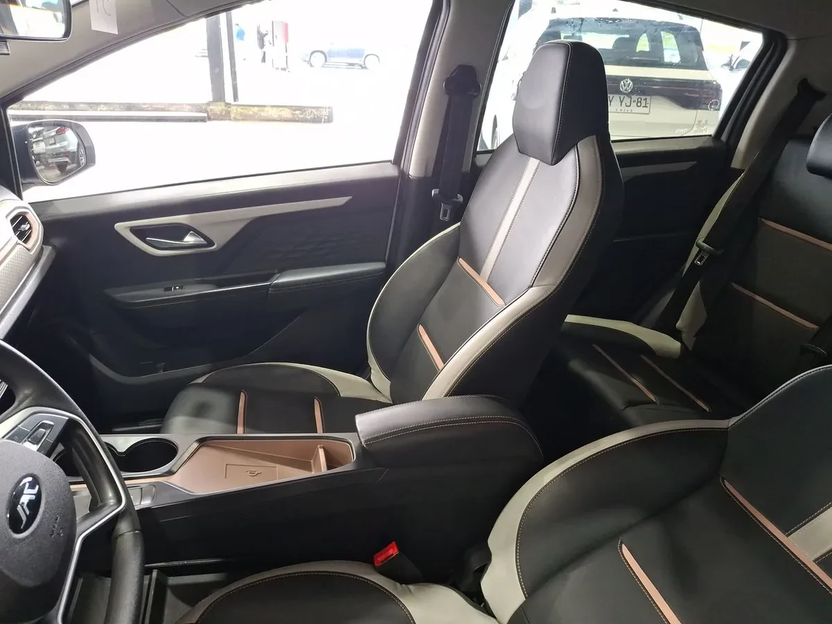 JAC E-Js1 Electrico Luxury 4x2 At 5p año 2025