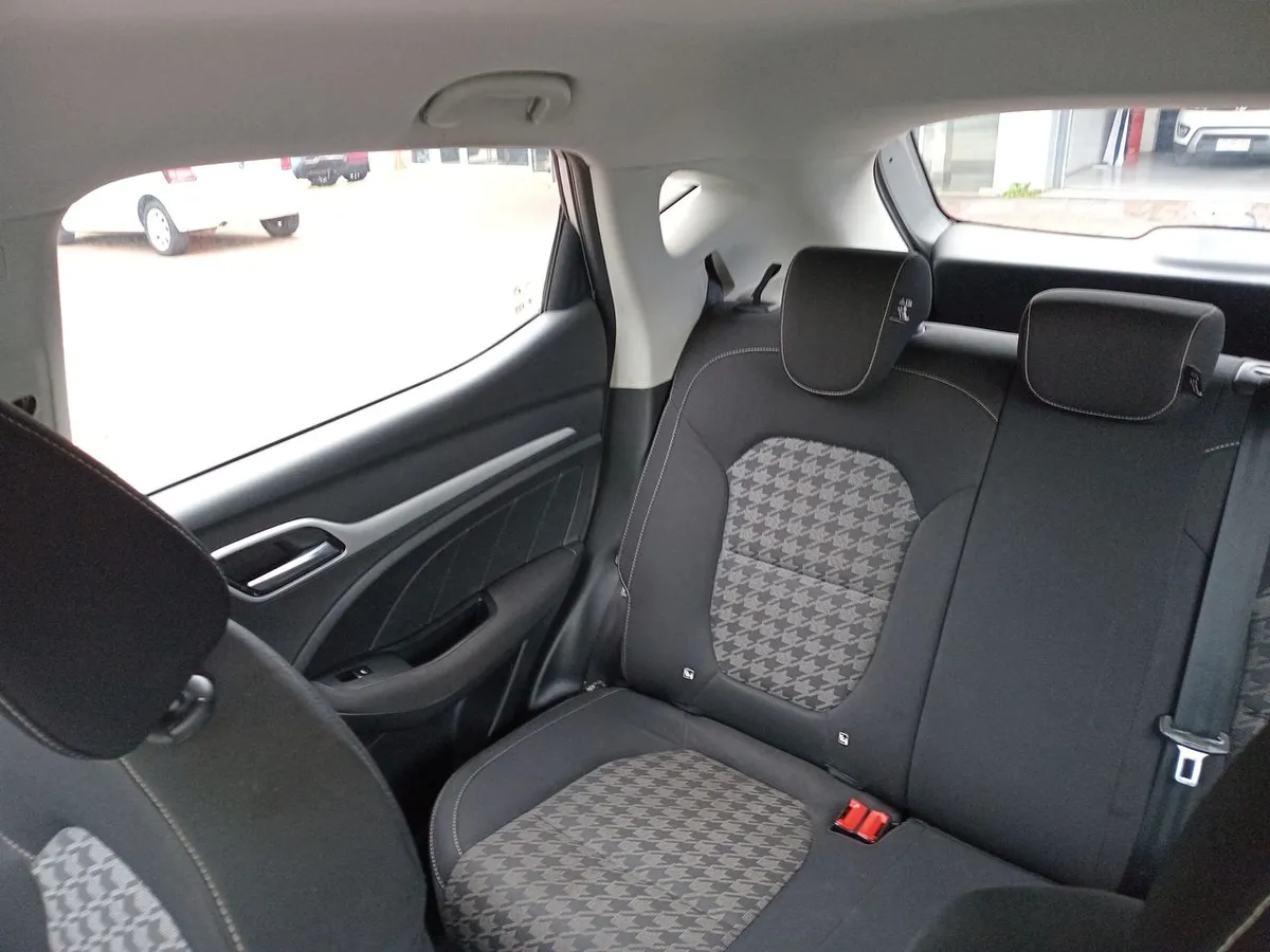 MG Mg Zs 1.5 Std Plus 2wd Mt 5p año 2025