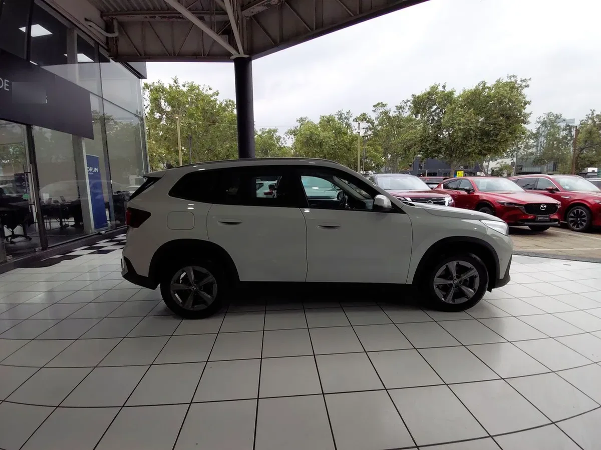 BMW X1 1.5t 18i Dynamic S-Drive 4x2 At 5p año 2025