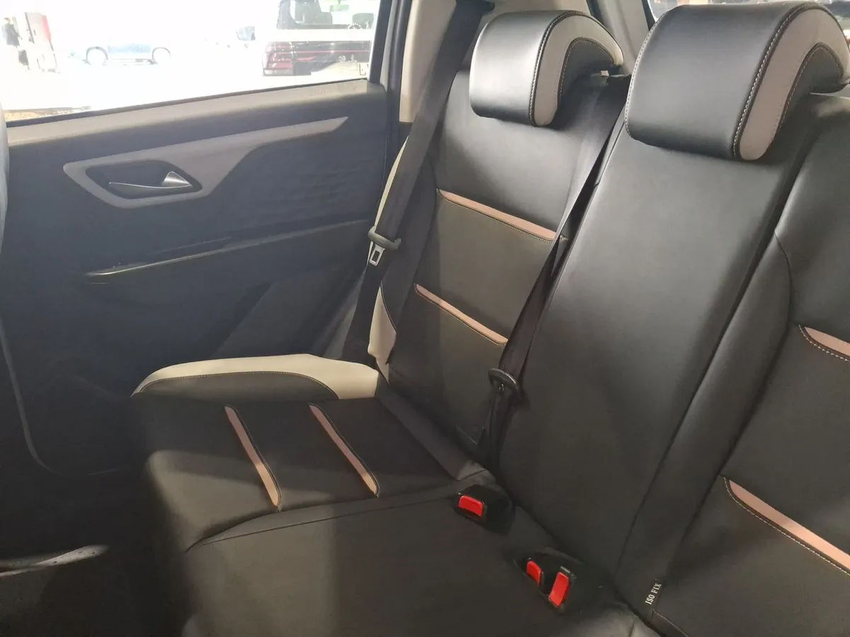 JAC E-Js1 Electrico Luxury 4x2 At 5p año 2025