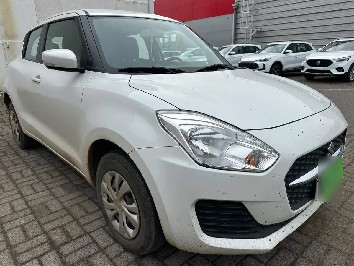 Suzuki Swift 1.2 Gl 4x2 Hb Mt 5p año 2024